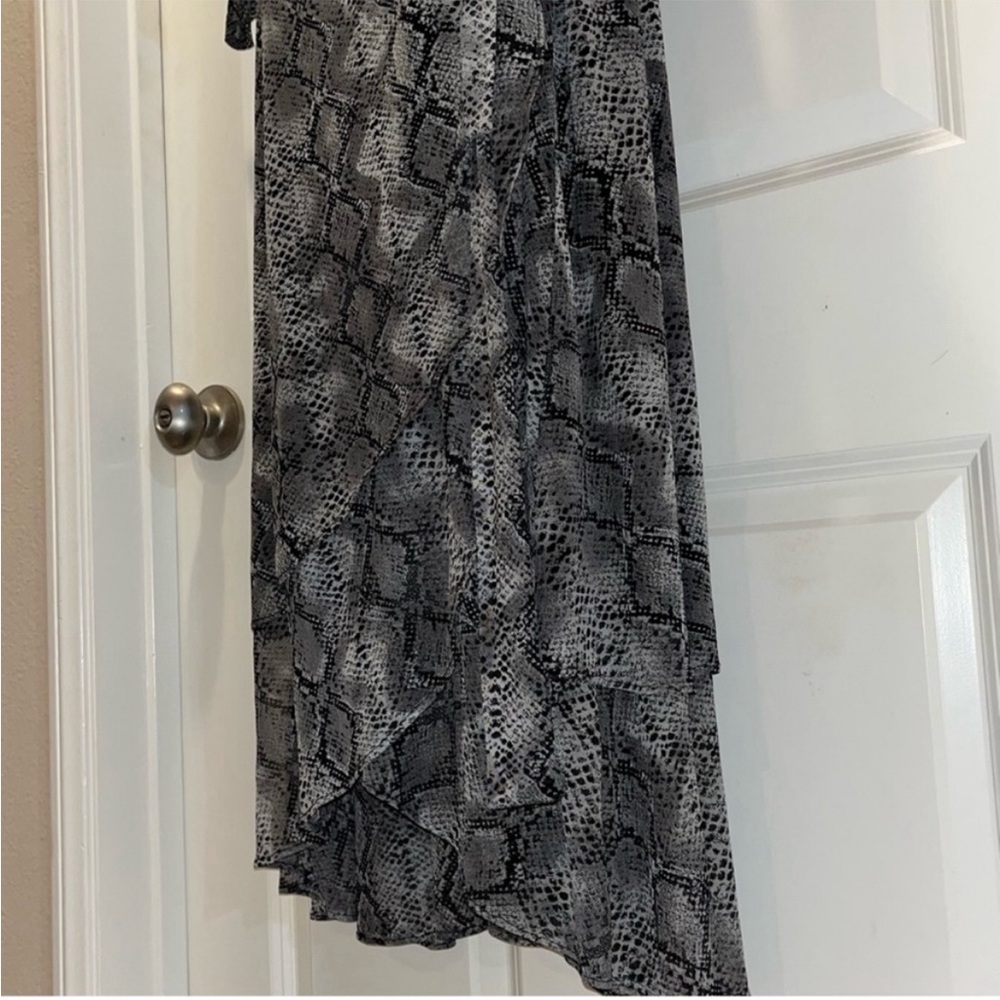 Betsey Johnson Snake Print Bow Sleeve Wrap Maxi Dress Gray Black Evening Formal - Picture 11 of 16
